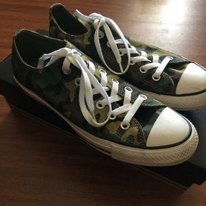 Converse Camo